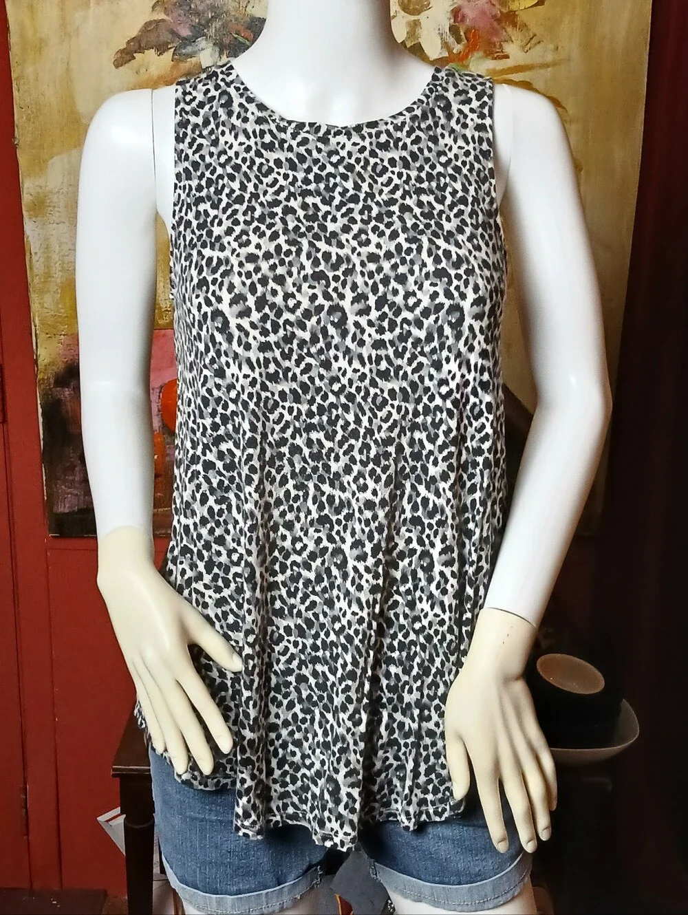 Sleeveless Leopard Print Swing Tank Top - Black & White